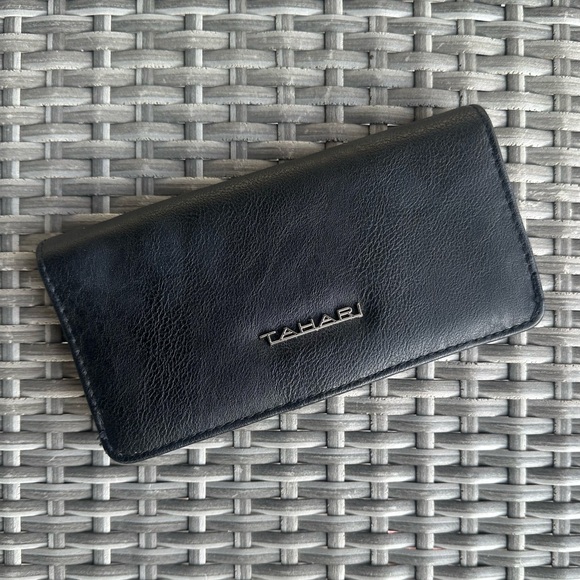 Tahari Black Leather slimline RFID bifold wallet - Picture 1 of 3